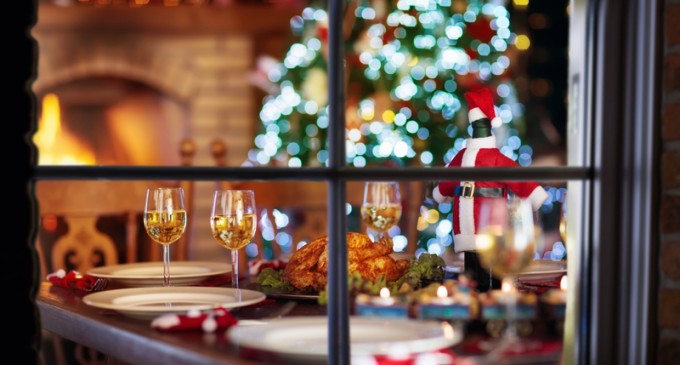 HotNews.ro vă urează un Crăciun fericit și sărbători frumoase alături de cei dragi!