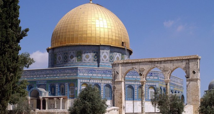 VIDEO Ierusalim: Poliția a împiedicat un marș al radicalilor evrei să intre în cartierul musulman / Protestatarii cereau demolarea Al-Aqsa