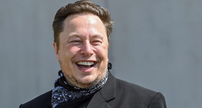 Elon Musk merge la Roma pentru un miting de dreapta
