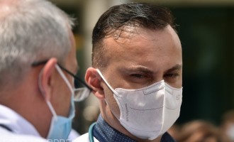 Medicul Adrian Marinescu: Bacteria care provoacă sindromul plămânului alb nu a venit cu avionul la noi / Nu sunt cazuri de import, nu e nimic misterios