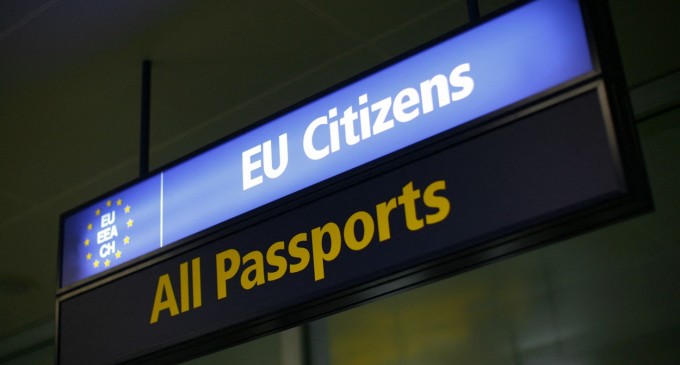 Consiliul UE a decis intrarea României și Bulgariei în Schengen cu frontierele aeriene și maritime / Ce se va întâmpla cu controalele la frontiera terestră?