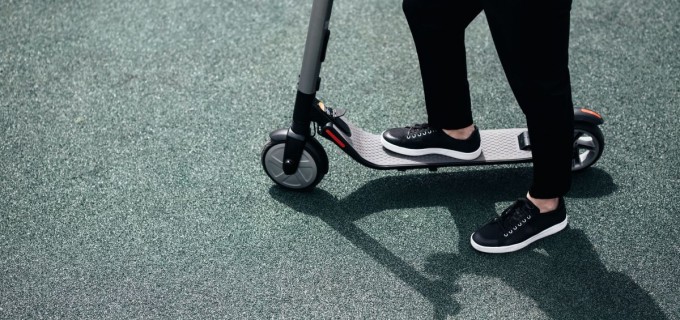 Trotineta Electrică, Longboard și Waveboard: Ce să-i cumperi copilului tău vara asta?