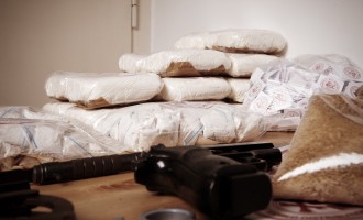 ​Șapte traficanți de droguri din Cluj-Napoca și Iași, reținuți / Cantitățile de droguri găsite de polițiști sunt evaluate la aproape un milion de euro
