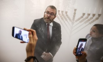 VIDEO Polonia: Deputatul care a stins o menoră cu un stingător, anchetat de procuratură