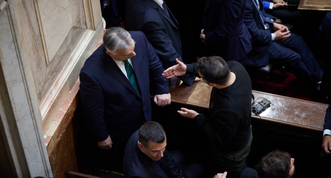 Zelenski și Viktor Orban ar putea să se întâlnească, după ce Ungaria a blocat un ajutor financiar al UE pentru Ucraina