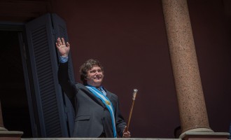 „Închisoare sau glonţ”: Noul guvern argentinian promite o reacţie dură la eventuale proteste generate de devalorizarea monedei naţionale
