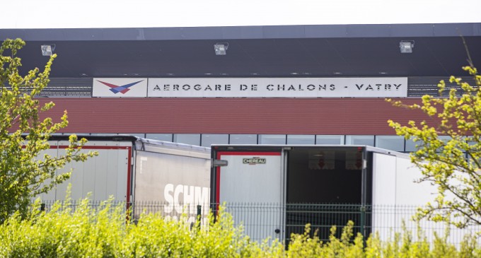 Avionul românesc oprit la sol în Franţa a decolat spre Bombay cu mai puţini pasageri la bord