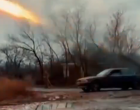 VIDEO Noua armă a ucrainenilor – Un BMW seria 3 lansează rachete pe marginea unui drum