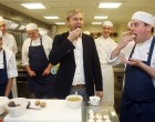 Renumitul bucătar australian Bill Granger a murit. „Naşul” pâinii prăjite cu avocado avea 54 de ani