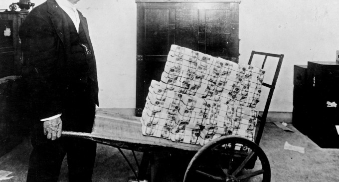 Anul în care banii nu au mai însemnat nimic. De ce se teme Germania atât de tare de inflație