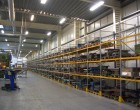 Organizeaza-ti spatiul de lucru cu rafturi metalice: Sfaturi si trucuri ale expertilor