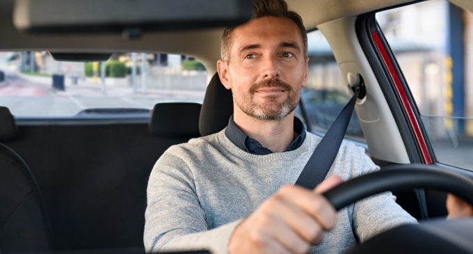 Cum să îți îmbunătățești siguranța la volan: sfaturi utile