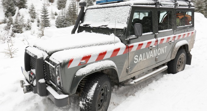 Salvamont caută patru copii care s-ar fi rătăcit în pădure, după ce au ieşit din perimetrul pârtiei Transalpina