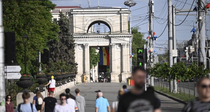 Geoană, întrebat dacă există pericolul ca Rusia să atace R. Moldova: Militar nu are motive de îngriorare, dar un război hibrid total este de interes vital şi pentru Rusia