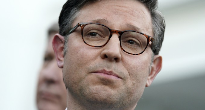 Joe Biden a discutat cu liderii din Congres deblocarea ajutorului pentru Ucraina / Republicanii spun că întâlnirea a fost productivă, dar „cea mai mare prioritate este frontiera cu Mexic”