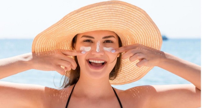 Iata de ce ar trebui sa folosesti crema cu protectie solara daca ai tenul gras!