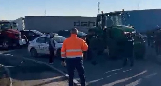 E o situație jenantă în care îi vedem pe jandarmi și polițiști, siliți spre discreditare și oprobiu public pentru confortul propriilor lor călăi – Ziarul Incisiv de Prahova