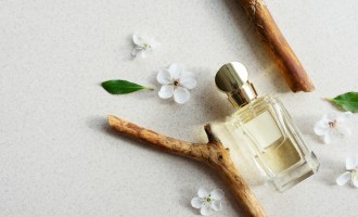 Parfumuri naturale: arome captivante și sursă de energie pozitivă
