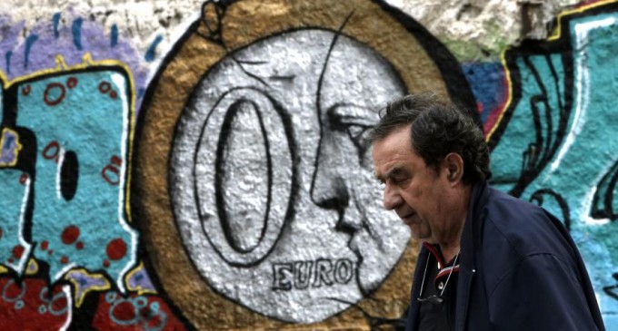 Salariul minim în Grecia va creşte la 705 euro net de la 1 aprilie