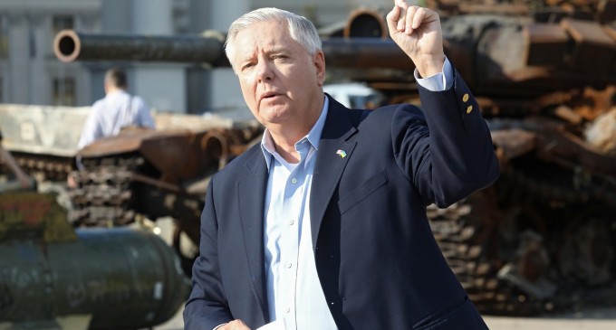 Senatorul republican Lindsey Graham, aflat la Kiev, propune ca ajutorul american pentru Ucraina să fie acordat sub formă de împrumut