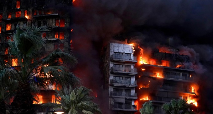 Incendiul de la blocul din Valencia, care a ucis 10 persoane, a fost cauzat „probabil” de un aparat electrocasnic