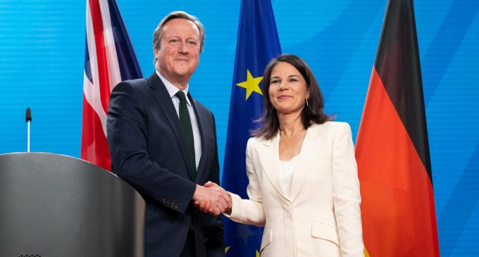 David Cameron i-a sugerat Annalenei Baerbock că Germania ar trebui să trimită rachete Taurus Ucrainei: „Obții pacea prin putere”