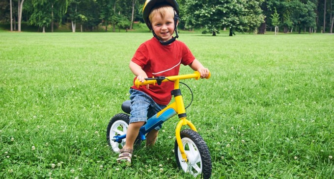 Bicicleta de echilibru – Ce avantaje are pentru copilul tău?
