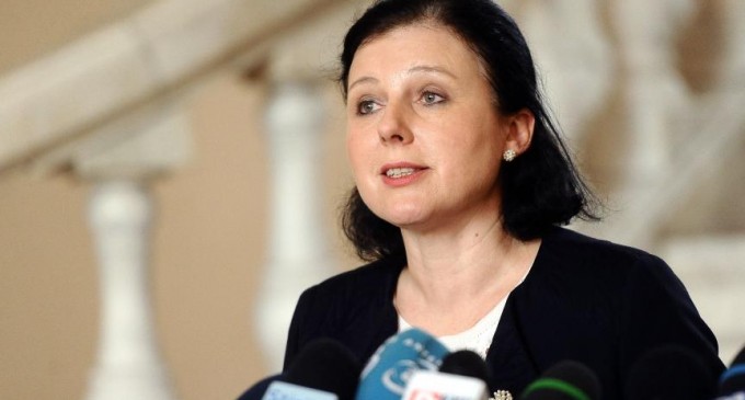 Vera Jourova, despre politicieni europeni care ar fi plătiţi de Rusia: „Am convingerea că ce ştim acum e doar vârful aisbergului”