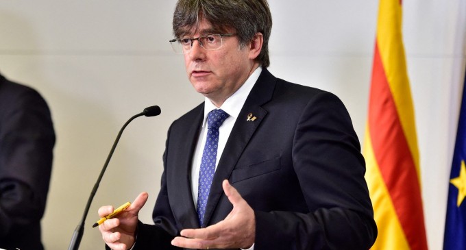 Spania: Separatistul catalan Carles Puigdemont s-a stabilit în sudul Franţei