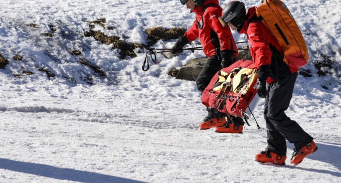 „Zece reguli esențiale pentru o drumeție în siguranță pe munte” – recomandările salvamontiștilor pentru minivacanța de 1 Mai și Paște