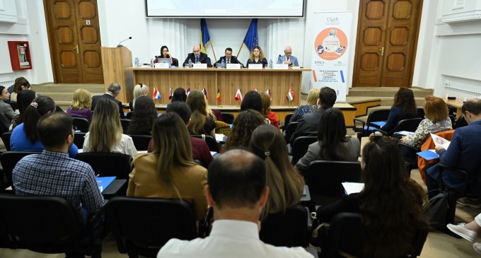 Judecătorii sunt sfătuiți să recomande concilierea dintre consumatori și bănci la începutul proceselor din instanțe