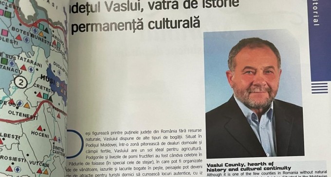 Olimpicii la Matematică au primit un album cu discursul lui Dumitru Buzatu, fost șef al CJ Vaslui care este judecat pentru luare de mită