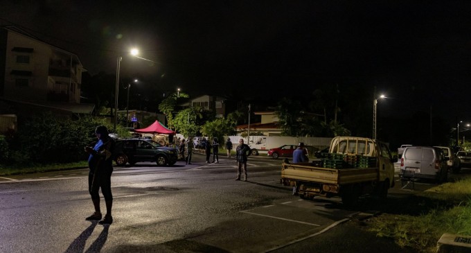 Noua Caledonie: Peste o sută de turişti evacuaţi