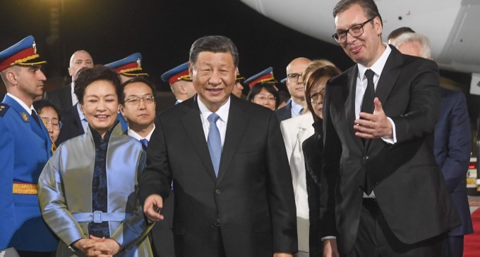 VIDEO Xi Jinping a aterizat la Belgrad, escortat de avioane de luptă, la 25 de ani de la bombardamentul NATO asupra ambasadei Chinei