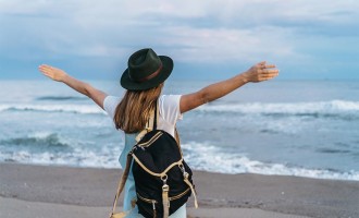 TOP 5 obiecte necesare pe care să le iei cu tine la plajă