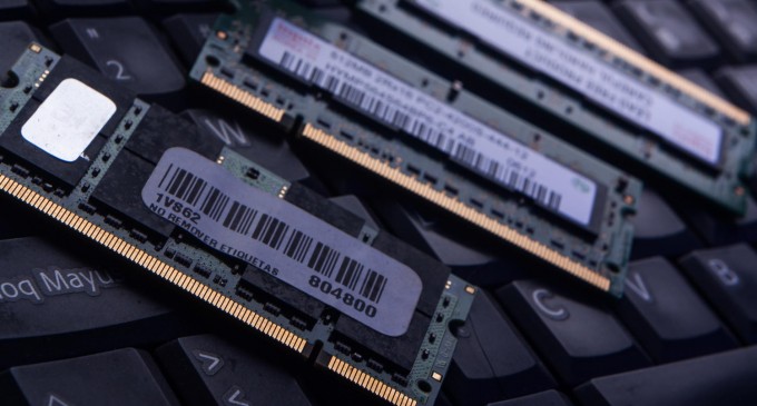 Cum Să Alegi Corect Memoria pentru Laptopul Tău
