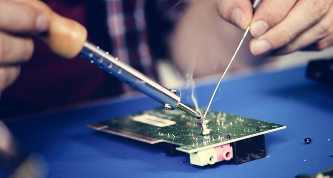 Cum să începi un proiect electronic: Un ghid pentru începători