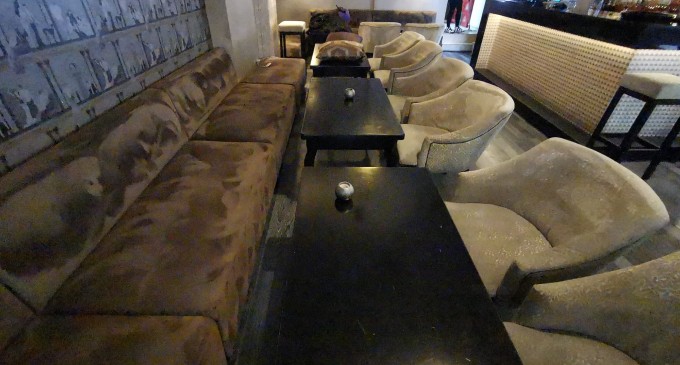 Îngrijire profesională pentru canapeaua ta cu serviciile de spălare canapea de la Clean Spot în Oradea