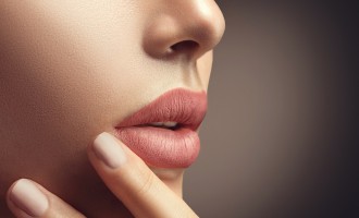 Ruj Lichid Mat pentru Boem Beauty: Frumusețea care Dăinuiește