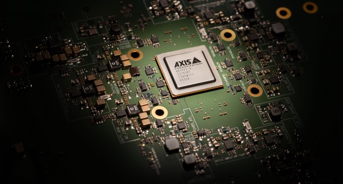 Axis lansează procesorul ARTPEC-9: noi standarde în procesarea imaginilor, analiza AI și securitatea cibernetică
