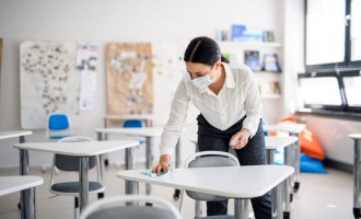 Ghid complet pentru igienizarea sălilor de clasă: pas cu pas