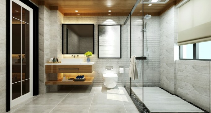 Cabinele de duș din camerele de hotel influențează experiența și recenziile oferite de turiști?