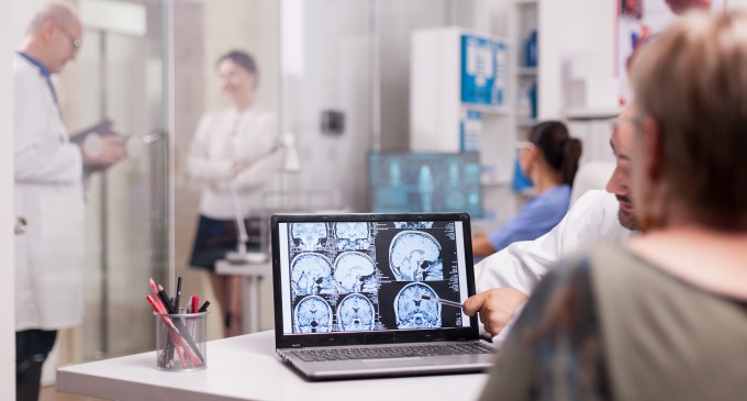 Cum funcționează terapia neurofeedback și ce beneficii aduce