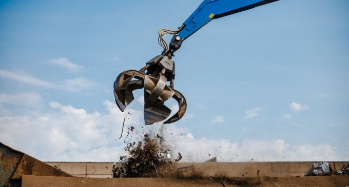 Demolări controlate, cu clește hidraulic: eficiență, precizie și siguranță în șantier