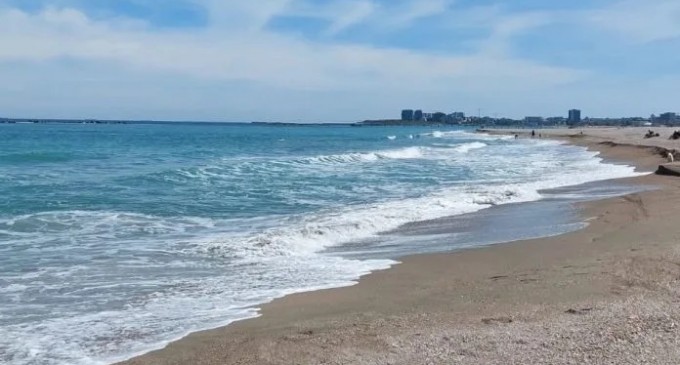 Anchetă la malul mării: Festival organizat ilegal pe plaja din Mamaia