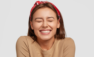 Beneficiile unui implant dentar