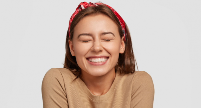 Beneficiile unui implant dentar