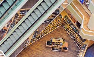 Beneficiile uniformelor personalizate asupra experienței clienților în retail