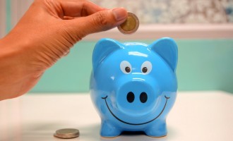 Cum să economisești eficient chiar și cu un venit mic?