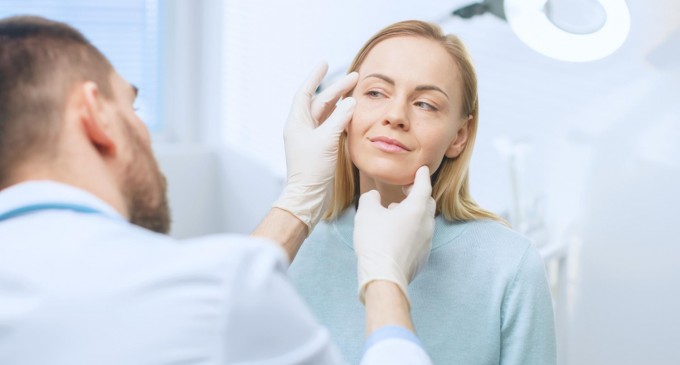 Procedura FaceTite este alternativa inovativă dintre produsele și liftingul chirurgical